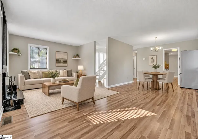 Photo 4 of Single family home for sale at 1105 Charter Oak Dr, Taylors, SC 29687 | MLS# 1603340 | Listing updated on 2026-09-09
