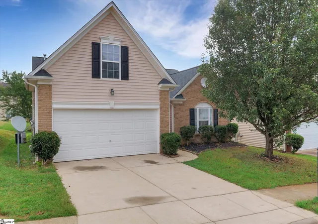 Photo 2 of Single family home for sale at 15 Sweet Shade Way, Greenville, SC 29605 | MLS# 1603944 | Listing updated on 2026-10-21