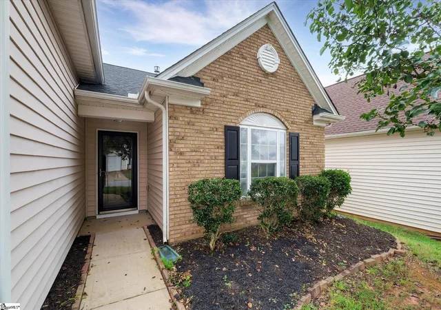 Photo 3 of Single family home for sale at 15 Sweet Shade Way, Greenville, SC 29605 | MLS# 1603944 | Listing updated on 2026-10-21
