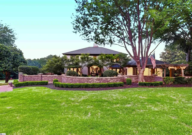 Single family home for sale at 112 E Round Hill Rd, Greenville, SC 29617 | MLS# 1596974