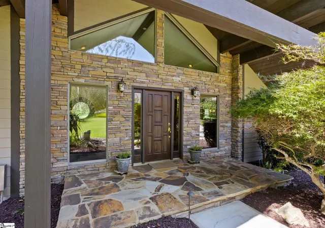 Photo 2 of Single family home for sale at 19 Crown Ridge Rd, Travelers Rest, SC 29690 | MLS# 1603697 | Listing updated on 2026-09-13