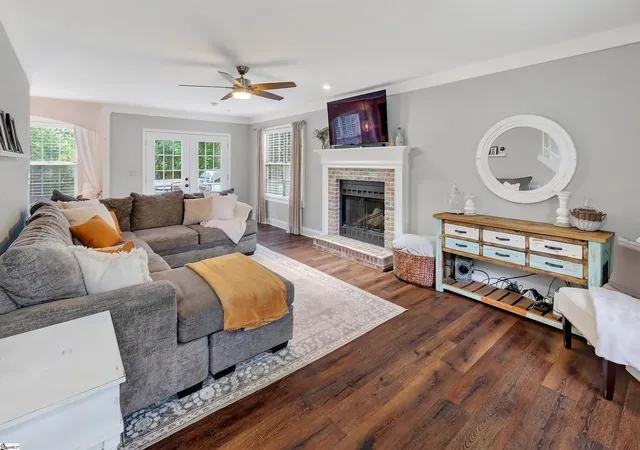 Photo 2 of Single family home for sale at 208 Charmar Wy, Taylors, SC 29687 | MLS# 1595066 | Listing updated on 2026-10-03