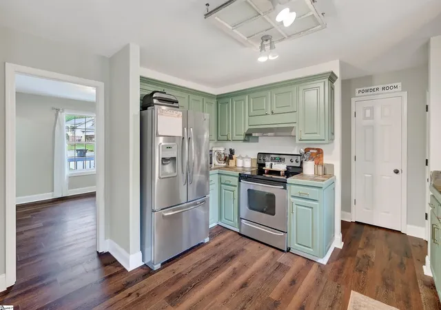 Photo 4 of Single family home for sale at 208 Charmar Wy, Taylors, SC 29687 | MLS# 1595066 | Listing updated on 2026-10-03