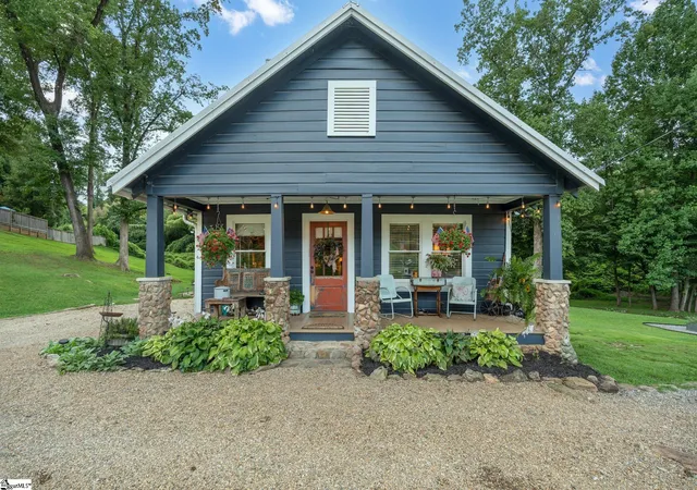 Photo 4 of Single family home for sale at 207 Blockhouse Rd, Landrum, SC 29356 | MLS# 1603724 | Listing updated on 2026-09-14