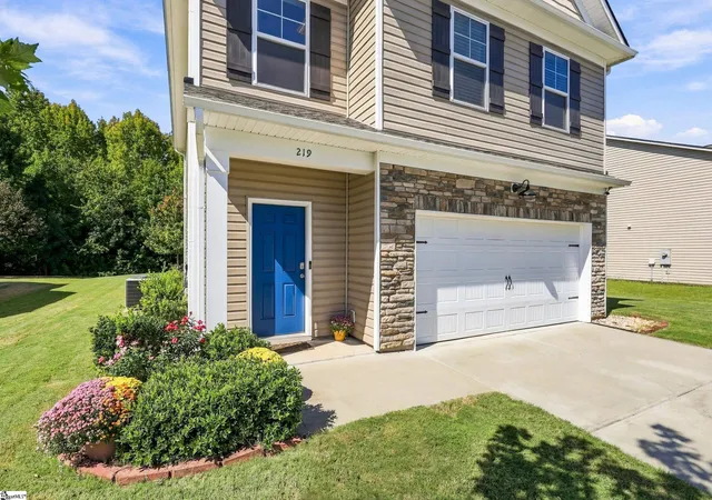 Photo 2 of Single family home for sale at 219 Pilcher Dr, Piedmont, SC 29673 | MLS# 1605367 | Listing updated on 2026-10-26