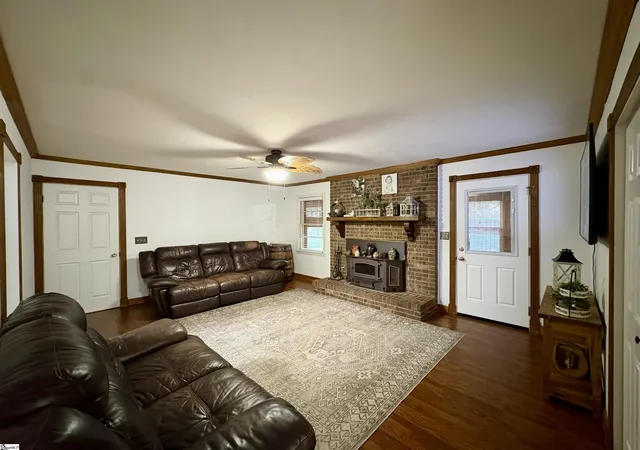 Photo 3 of Single family home for sale at 5 Mcgill Rd, Taylors, SC 29687 | MLS# 1603634 | Listing updated on 2026-09-11