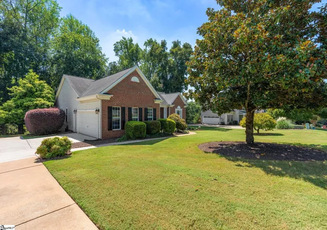 Photo 2 of Single family home for sale at 121 Century Oaks Dr, Easley, SC 29642 | MLS# 1604341 | Listing updated on 2026-09-24