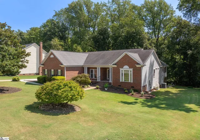 Photo 3 of Single family home for sale at 121 Century Oaks Dr, Easley, SC 29642 | MLS# 1604341 | Listing updated on 2026-09-24