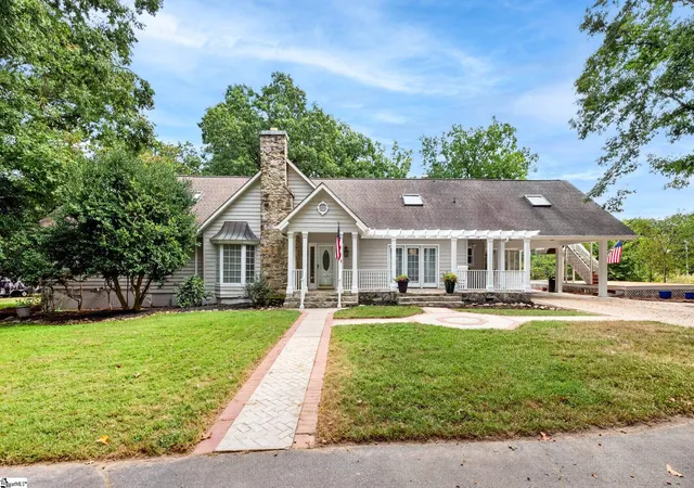 Photo 1 of Single family home for sale at 3695 S Highway 14, Greenville, SC 29615 | MLS# 1606164 | Listing updated on 2026-10-08