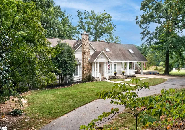 Photo 2 of Single family home for sale at 3695 S Highway 14, Greenville, SC 29615 | MLS# 1606164 | Listing updated on 2026-10-08