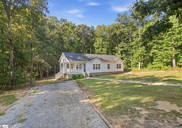 Photo 2 of Sale Pending at 40 Allie Campbell Rd, Williamston, SC 29697 | MLS# 1604318 | Listing updated on 2026-10-14