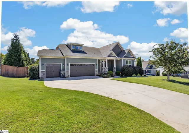Photo 1 of Single family home for sale at 201 Ridgefield Ln, Greer, SC 29651 | MLS# 1603562 | Listing updated on 2026-09-12