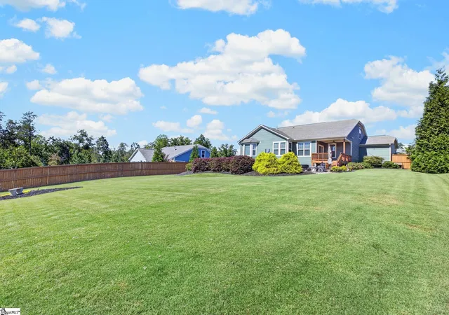 Photo 4 of Single family home for sale at 201 Ridgefield Ln, Greer, SC 29651 | MLS# 1603562 | Listing updated on 2026-09-12