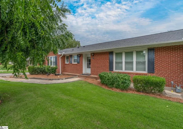 Photo 1 of Single family home for sale at 7011 White Horse Rd, Greenville, SC 29611 | MLS# 1600139 | Listing updated on 2026-09-11