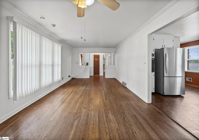Photo 3 of Single family home for sale at 7011 White Horse Rd, Greenville, SC 29611 | MLS# 1600139 | Listing updated on 2026-09-11