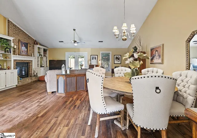 Photo 3 of Townhouse for sale at 318 Heritage W Ct, Greenwood, SC 29649 | MLS# 1602788 | Listing updated on 2026-09-15