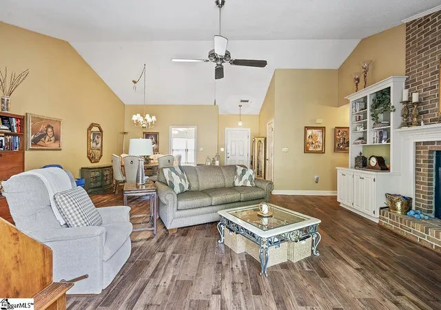 Photo 3 of Townhouse for sale at 318 Heritage W Ct, Greenwood, SC 29649 | MLS# 1602788 | Listing updated on 2026-09-15