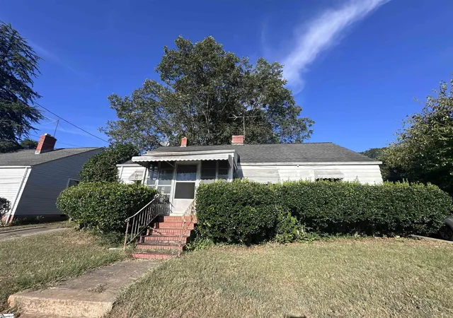 Photo 1 of Single family home for sale at 26 N Washington Ave, Greenville, SC 29611 | MLS# 1603555 | Listing updated on 2026-09-11