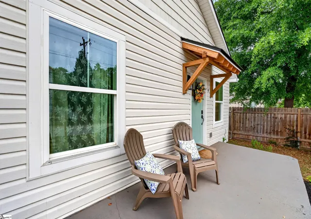Photo 2 of Single family home for sale at 9 Mcdade St, Greenville, SC 29611 | MLS# 1603553 | Listing updated on 2026-09-15