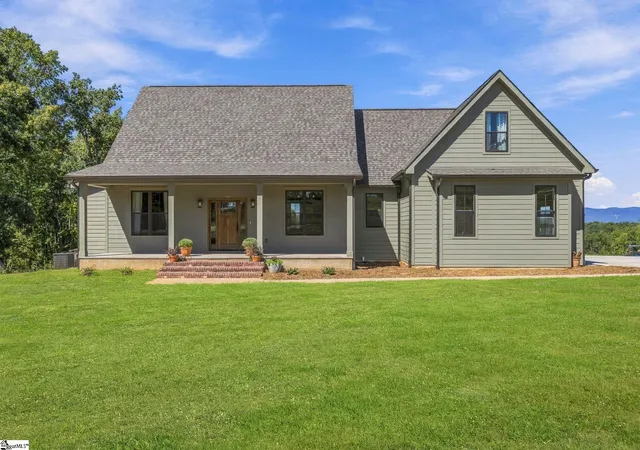 Photo 1 of Single family home for sale at 1331 Tubbs Mountain Rd, Travelers Rest, SC 29690 | MLS# 1605478 | Listing updated on 2026-10-05
