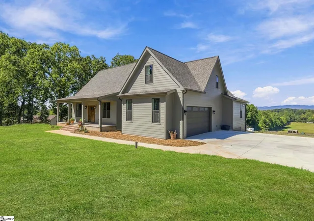 Photo 2 of Single family home for sale at 1331 Tubbs Mountain Rd, Travelers Rest, SC 29690 | MLS# 1605478 | Listing updated on 2026-10-05