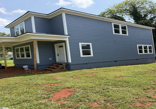 Photo 2 of Single family home for sale at 209 Glenn Rd, Greenville, SC 29607 | MLS# 1602412 | Listing updated on 2026-09-04