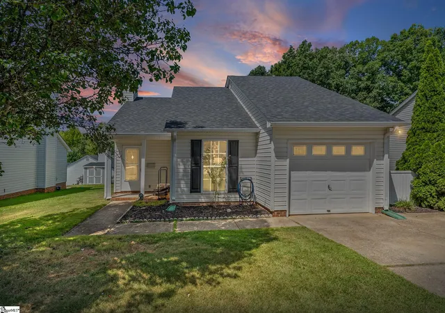 Photo 2 of Single family home for sale at 503 Twin Fls Dr, Simpsonville, SC 29680 | MLS# 1603327 | Listing updated on 2026-09-10
