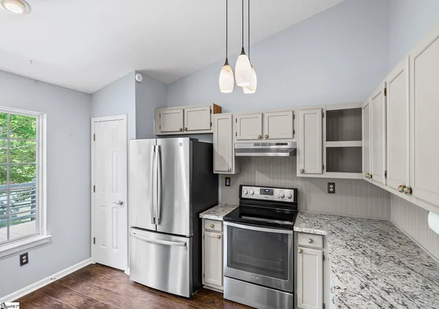 Photo 4 of Single family home for sale at 503 Twin Fls Dr, Simpsonville, SC 29680 | MLS# 1603327 | Listing updated on 2026-09-10