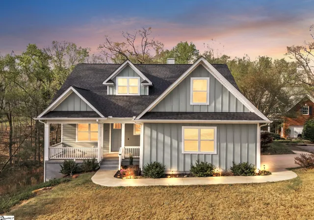 Photo 1 of Single family home for sale at 17 Beechridge Wy, Greenville, SC 29607 | MLS# 1587698 | Listing updated on 2026-09-14