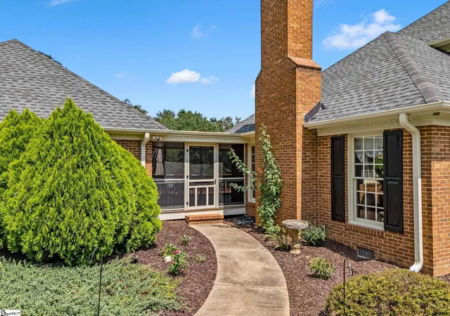 Photo 4 of Single family home for sale at 242 W Killarney Lake, Moore, SC 29369 | MLS# 1602971 | Listing updated on 2026-09-08