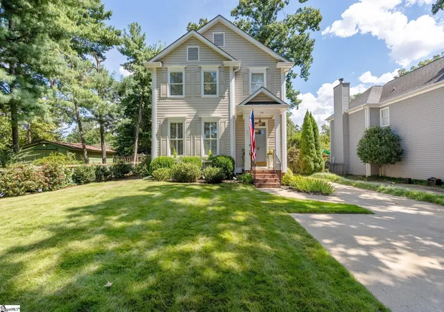 Photo 1 of Single family home for sale at 111 Fuller St, Greenville, SC 29605 | MLS# 1604140 | Listing updated on 2026-09-23