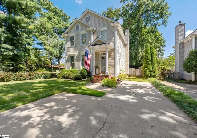 Photo 2 of Single family home for sale at 111 Fuller St, Greenville, SC 29605 | MLS# 1604140 | Listing updated on 2026-09-23
