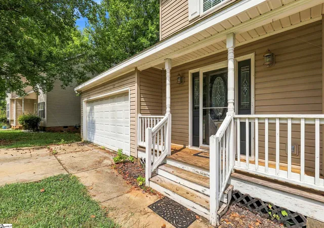 Photo 2 of Single family home for sale at 111 Laurel Ridge Pl, Greenwood, SC 29649 | MLS# 1604312 | Listing updated on 2026-09-26