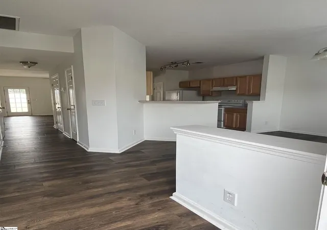 Photo 2 of Townhouse for sale at 205 Spring Xing Cir, Greer, SC 29650 | MLS# 1606299 | Listing updated on 2026-10-21