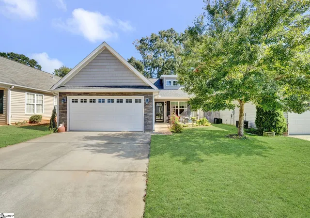 Photo 2 of Single family home for sale at 111 Perthwood Pl, Greenville, SC 29617 | MLS# 1606177 | Listing updated on 2026-10-10