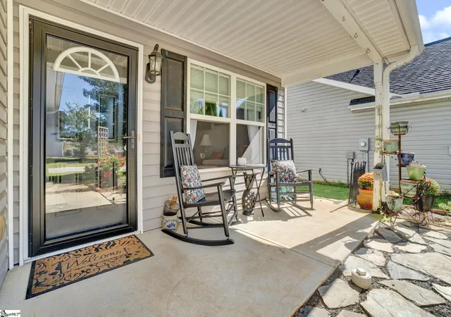 Photo 3 of Single family home for sale at 111 Perthwood Pl, Greenville, SC 29617 | MLS# 1606177 | Listing updated on 2026-10-10