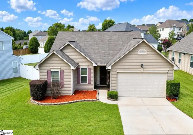 Photo 1 of Single family home for sale at 231 Garfield Ln, Simpsonville, SC 29681 | MLS# 1603075 | Listing updated on 2026-09-05