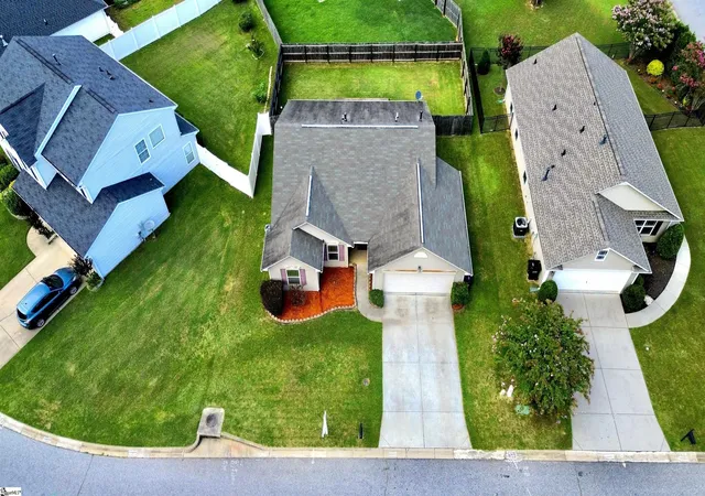 Photo 2 of Single family home for sale at 231 Garfield Ln, Simpsonville, SC 29681 | MLS# 1603075 | Listing updated on 2026-09-05