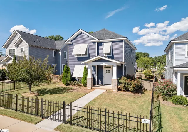 Photo 3 of Single family home for sale at 30 Arrington Ave, Greenville, SC 29617 | MLS# 1603953 | Listing updated on 2026-09-16