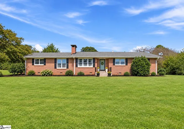 Photo 1 of Single family home for sale at 141 Mcjunkin Dr, Pickens, SC 29671 | MLS# 1594345 | Listing updated on 2026-09-28