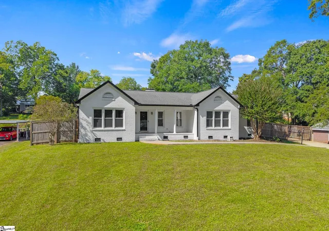 Photo 2 of Single family home for sale at 211 N Catherine St, Pickens, SC 29671 | MLS# 1606150 | Listing updated on 2026-10-23