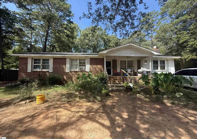 Photo 1 of Sale Pending at 9 E Oak Hl Ct, Piedmont, SC 29673 | MLS# 1602687 | Listing updated on 2026-09-05