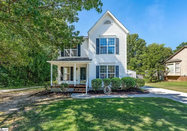 Photo 1 of Sale Pending at 203 Curl Crk Rd, Greenwood, SC 29649 | MLS# 1604530 | Listing updated on 2026-09-29