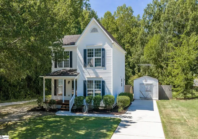 Photo 3 of Sale Pending at 203 Curl Crk Rd, Greenwood, SC 29649 | MLS# 1604530 | Listing updated on 2026-09-29