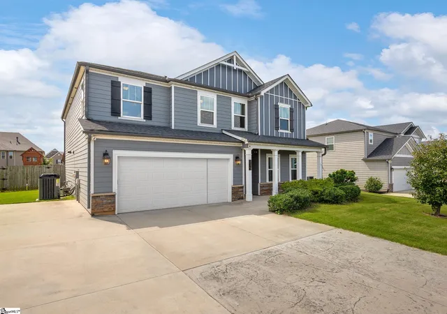 Photo 2 of Single family home for sale at 719 Ashdale Way, Greer, SC 29651 | MLS# 1605596 | Listing updated on 2026-10-19