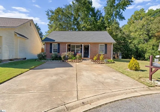 Photo 1 of Single family home for sale at 831 N Gray Beaver Ct, Moore, SC 29369 | MLS# 1606549 | Listing updated on 2026-10-14