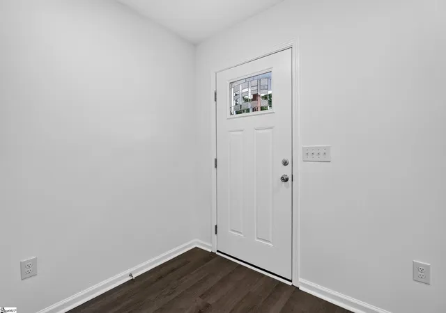 Photo 3 of Single family home for sale at 1404 High St, Anderson, SC 29624 | MLS# 1605714 | Listing updated on 2026-10-06