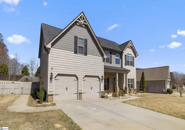 Photo 3 of Single family home for sale at 16 Verdana Ct, Simpsonville, SC 29680 | MLS# 1603232 | Listing updated on 2026-09-08