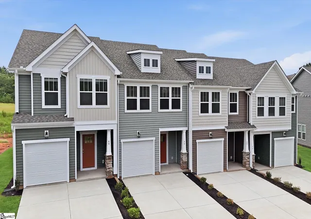 Photo 2 of Townhouse for sale at 44 Shoemaker Rd, Greenville, SC 29617 | MLS# 1603884 | Listing updated on 2026-09-25