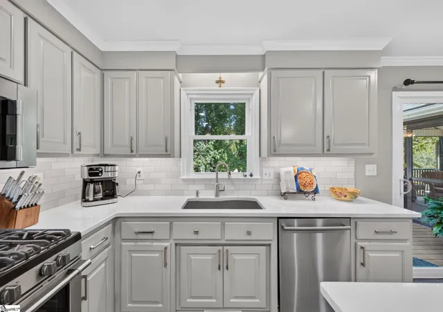 Photo 3 of Single family home for sale at 18 Middlecreek Way, Greenville, SC 29607 | MLS# 1604646 | Listing updated on 2026-09-30